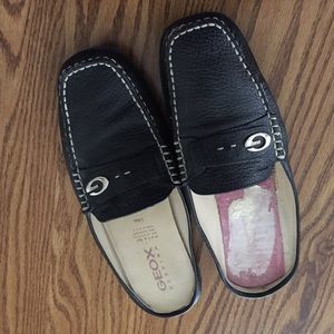 Black mule loafers by Geox Respira